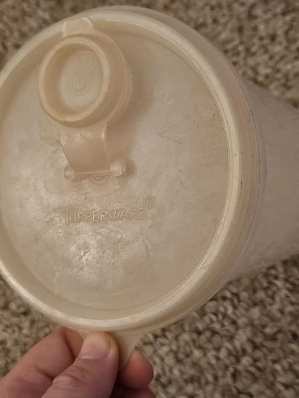 Tupperware 1.5 Quarts Handolier Canister 261-10